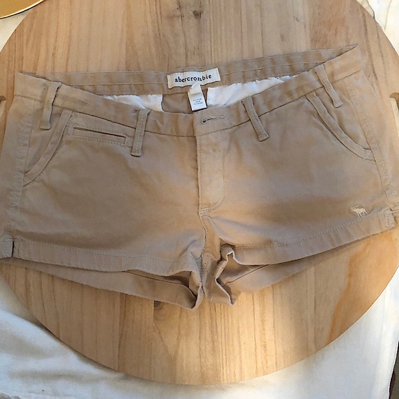 Kids Abercrombie shorts in khaki
